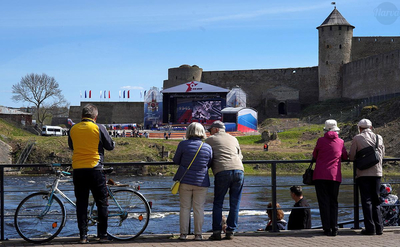 Концерт и сцена на берегу наровы 9 мая: Ивангород готовит мероприятие по прошлогоднему сценарию - Narva News